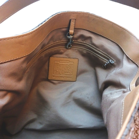 Coach Signature Jaquard and Suede Tan Hobo Shoulder Bag - Picture 6 of 13